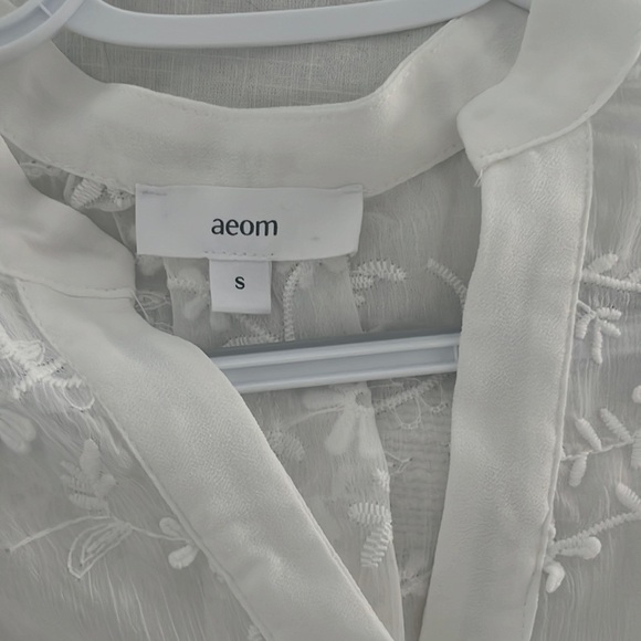 Aeom shirt bought through Vici. Never been worn. Light weight and sheer - Picture 2 of 4